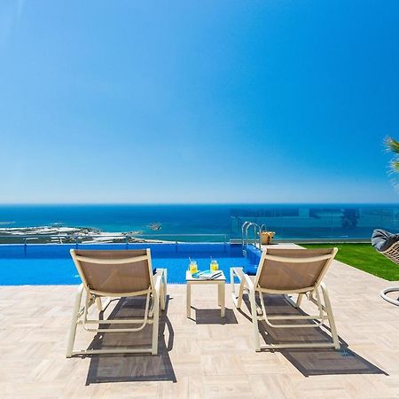 Blue Horizon Luxury Villas 法拉萨纳 外观 照片