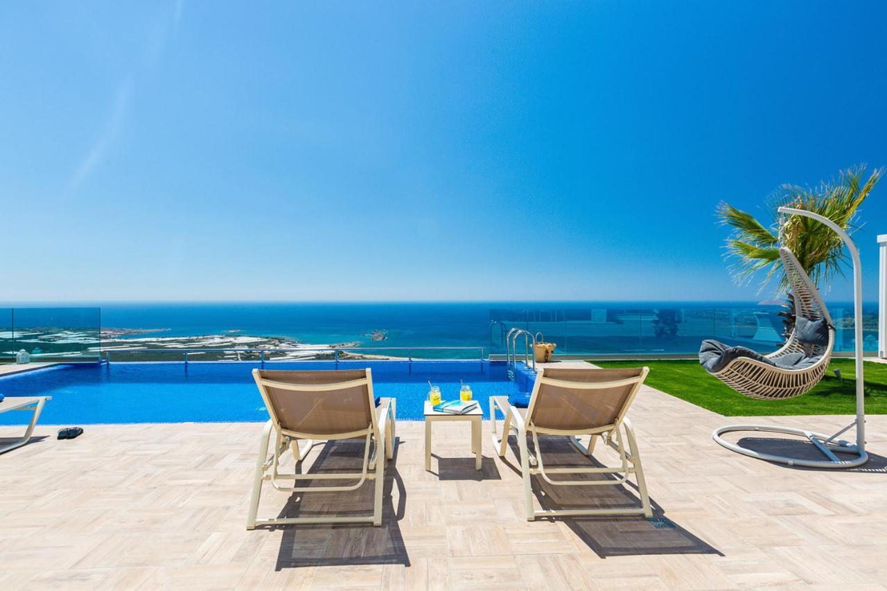 Blue Horizon Luxury Villas 法拉萨纳 外观 照片