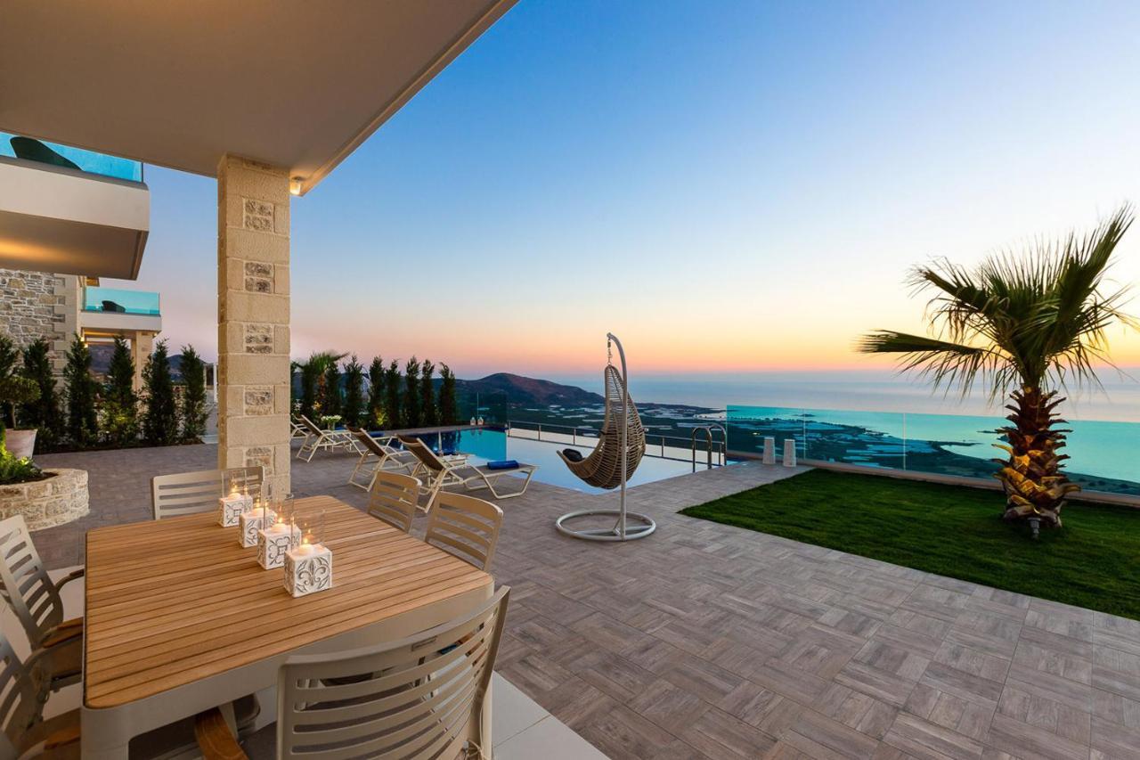 Blue Horizon Luxury Villas 法拉萨纳 外观 照片
